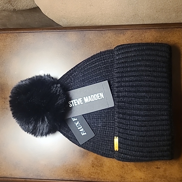 Steve Madden Accessories - Steve Madden Hat (NWT)